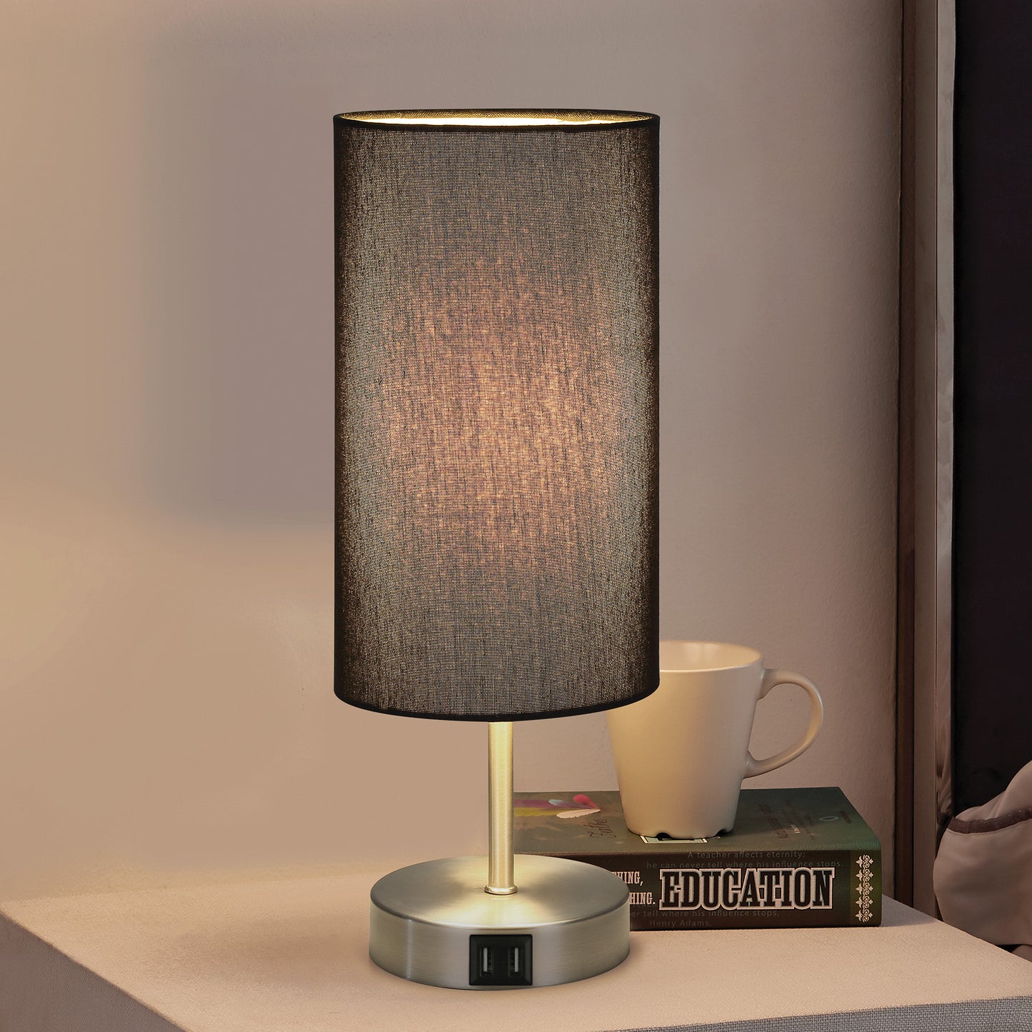 Touch-Sensitive Table Lamp Elegance, Convenience & Dual USB Charging Ports & Touch-sensitive Dimming Switch